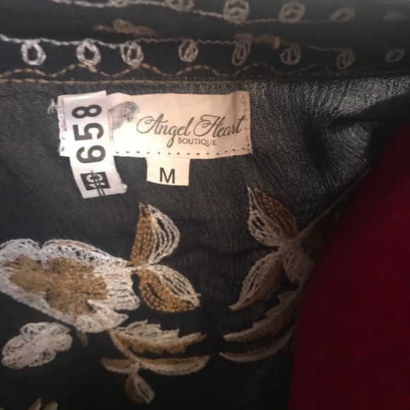 Beautiful embroidered Kimono - Picture 4 of 4